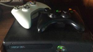 Xbox 360 En Buen Estado Con 34 Juegos Y Dos Controles