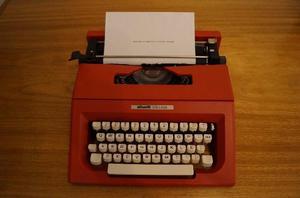 Maquina de Escribir portatil Olivetti College