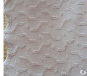 Antigua colcha de algodón blanco portugués
