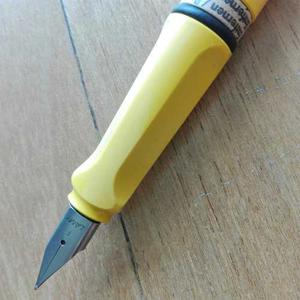 Pluma Lamy Safari Sin Uso