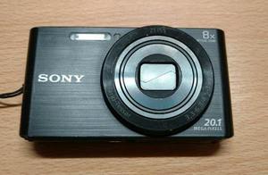 Camara Compacta Sony W830.