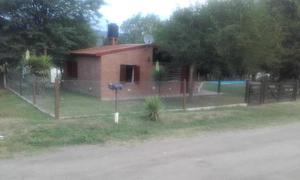 CABAÑA EN CARLOS PAZ CON PILETA PARA 6 PERSONAS