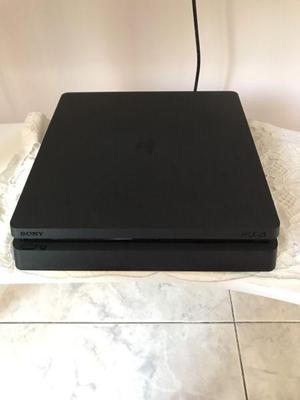 Playstation 4 slim 500Gb + 2 joystick + 7 JUEGOS