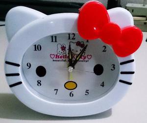 Reloj Despertador Hello Kitty Plastico A Pila Aa 12,5x10