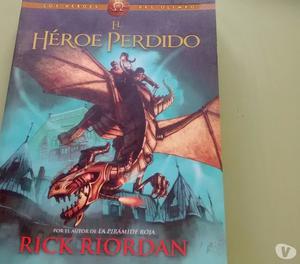 Novela El Héroe Perdido de Rick Riordan, perfecto estado !!