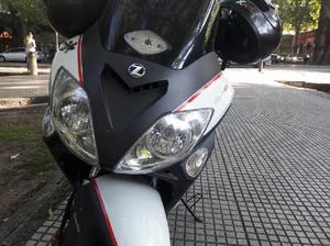 Vendo Zanella 150 Scooter.