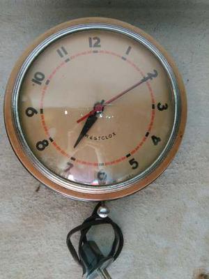 Reloj Antiguo De Pared Electrico De Metal Westclox