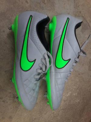 Botin Nike - Tiempo Original