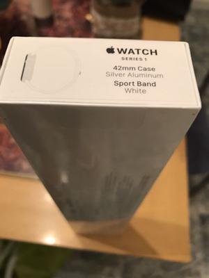 Apple Watch S1,silver Aluminum Case, White Sport Band - 42mm