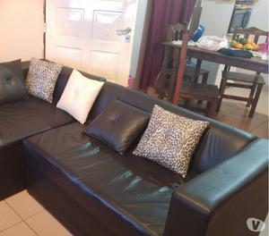 Sofa esquinero grande y almohadones de regalo!