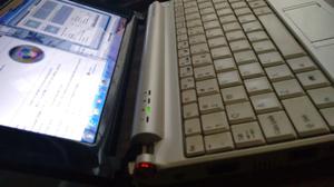 Acer aspire one