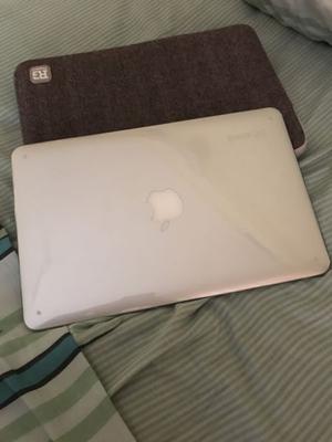 Macbook Air 11,6" Nueva 3 ciclos