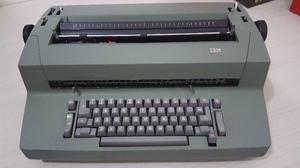 Maquina de Escribir Electrica IBM 82 c