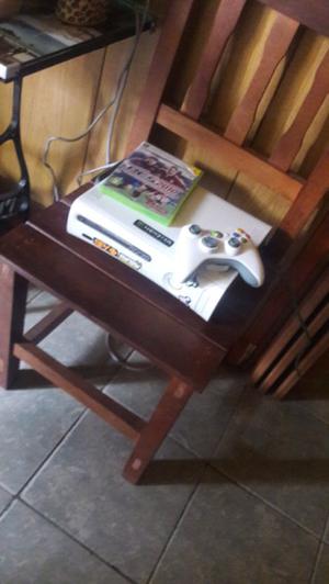 Vendo Xbox  ya funciona con juegos originales anda