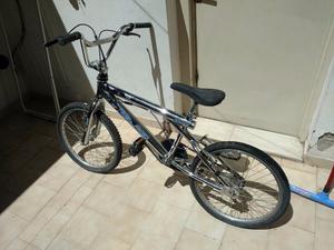 Bicicleta bmx Haro cromada