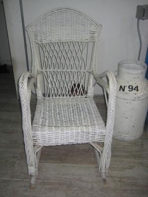 SILLÓN MECEDORA MIMBRE