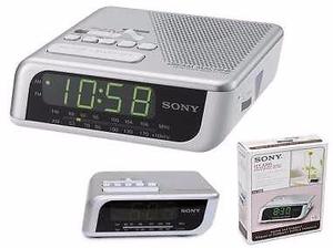 Vendo Radio despertador sony, impecable!!