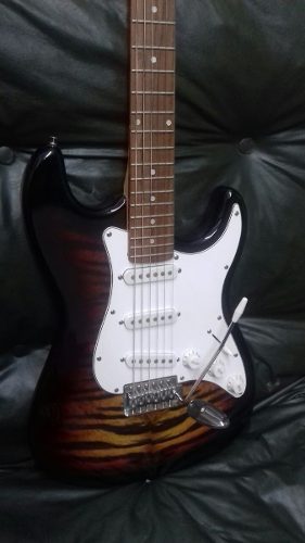 Guitarra Strato Caller