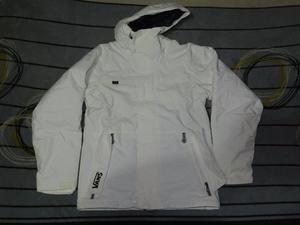 Hermosa Campera marca Vans. Nieve. Ski / Snowboard 100%