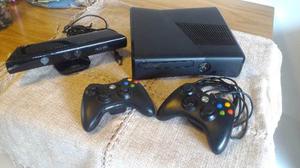 Xbox 360 Slim 4gb,2 Joystick, Kinect, 65 Juegos