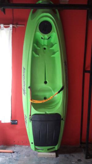 Kayak marca KAYAXION modelo FREE con remo