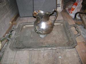 bandeja,jarra de agua bañada en plata