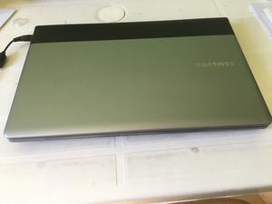 Vendo Notebook Samgung (con cargador y batería)