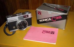 cámara fotográfica de 35 mm marca Konica