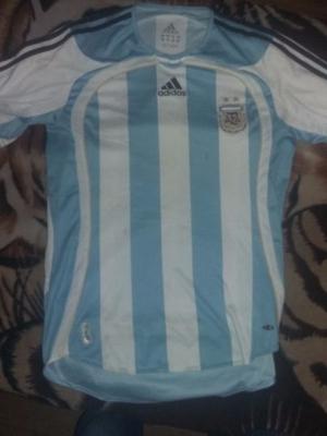 vendo camiseta original de argentina! talle M! estado muy