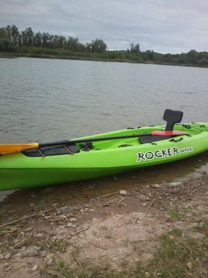 Vendo kayak Rocker Wave impecable, con muy poco uso.
