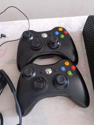 Xbox 360 + juegos + 2 controles + kinetik