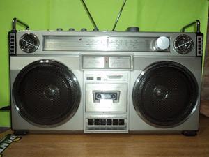 RADIO GRABADOR ANTIGUO JAPONES CROWN. IMPECABLE