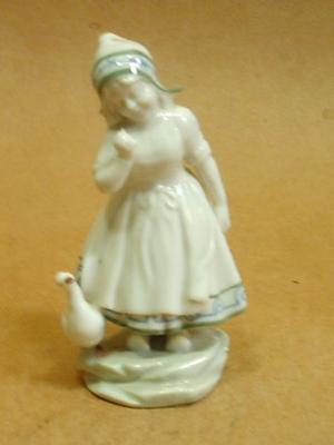 Antigua Figura De Porcelana Sitzendorf, Niña Con Oca