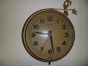 Antiguo Reloj Electrico De Coleccion