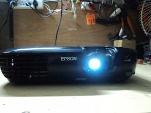 Proyector Profesional Epson S12+ De  Lumenes Con Usb