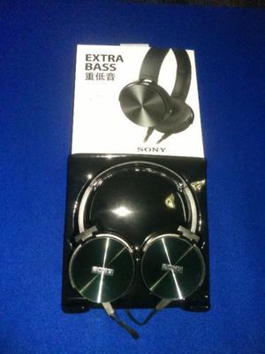 auricular sony color negro / blanco