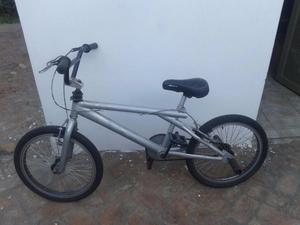 Bicicleta de salto reforzada