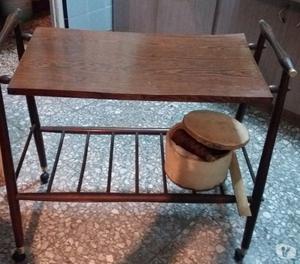 MESA DE MADERA PARA APOYO TV O ADORNOS