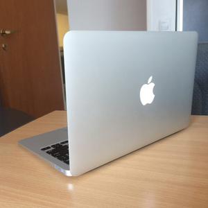 Macbook Air 11.6 Pulgadas Impecable Con Funda De Regalo