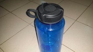 Botella de agua 1 litro. tipo Nalgene.