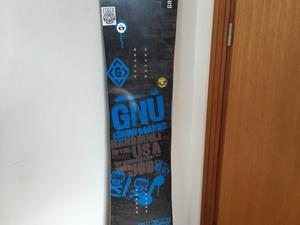 Tabla de snowboard gnu