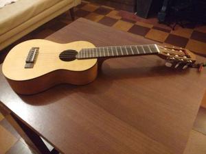 Guitalele Yamaha