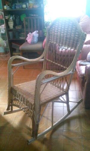 Sillon mecedor de mimbre