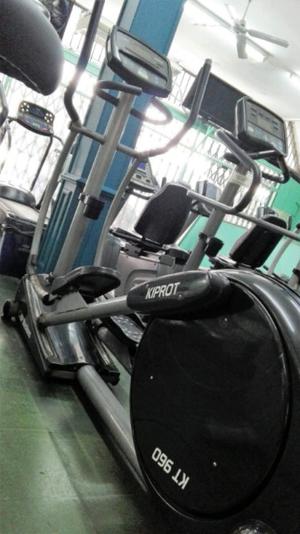 PARA GIMNASIOS, ELIPTICO KIP