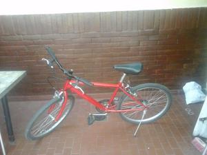 bicicleta usada roja