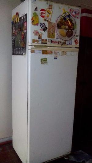 VENDO HELADERA CON FREEZERS