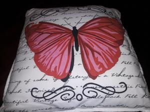 Almohadon Decorativo con Mariposa Nuevo