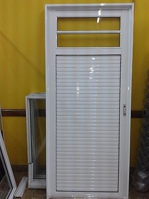 puerta de aluminio linea media liviana y pesada