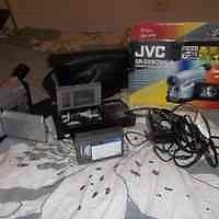 FILMADORA JVC + cassette adaptador para video rep