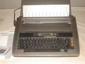 Maquina de Escribir Electronica PANASONIC - sin uso